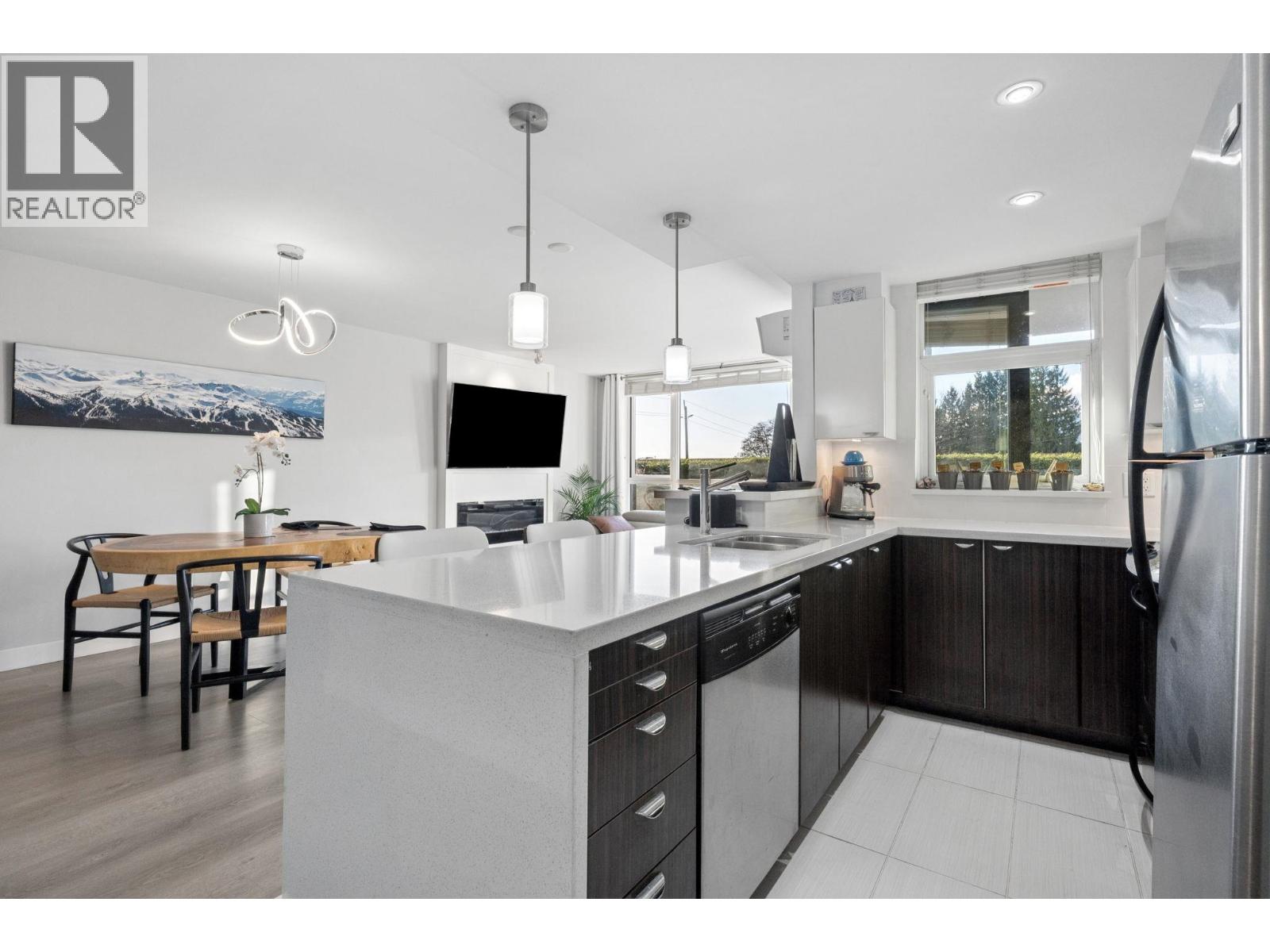 308 160 W 3rd Street, North Vancouver, British Columbia  V7M 0A9 - Photo 3 - R3100371