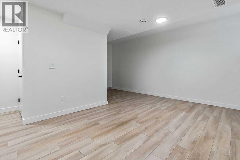 4, 4411 17 Avenue NW, Calgary, Alberta  T3B 0N7 - Photo 37 - A2294605