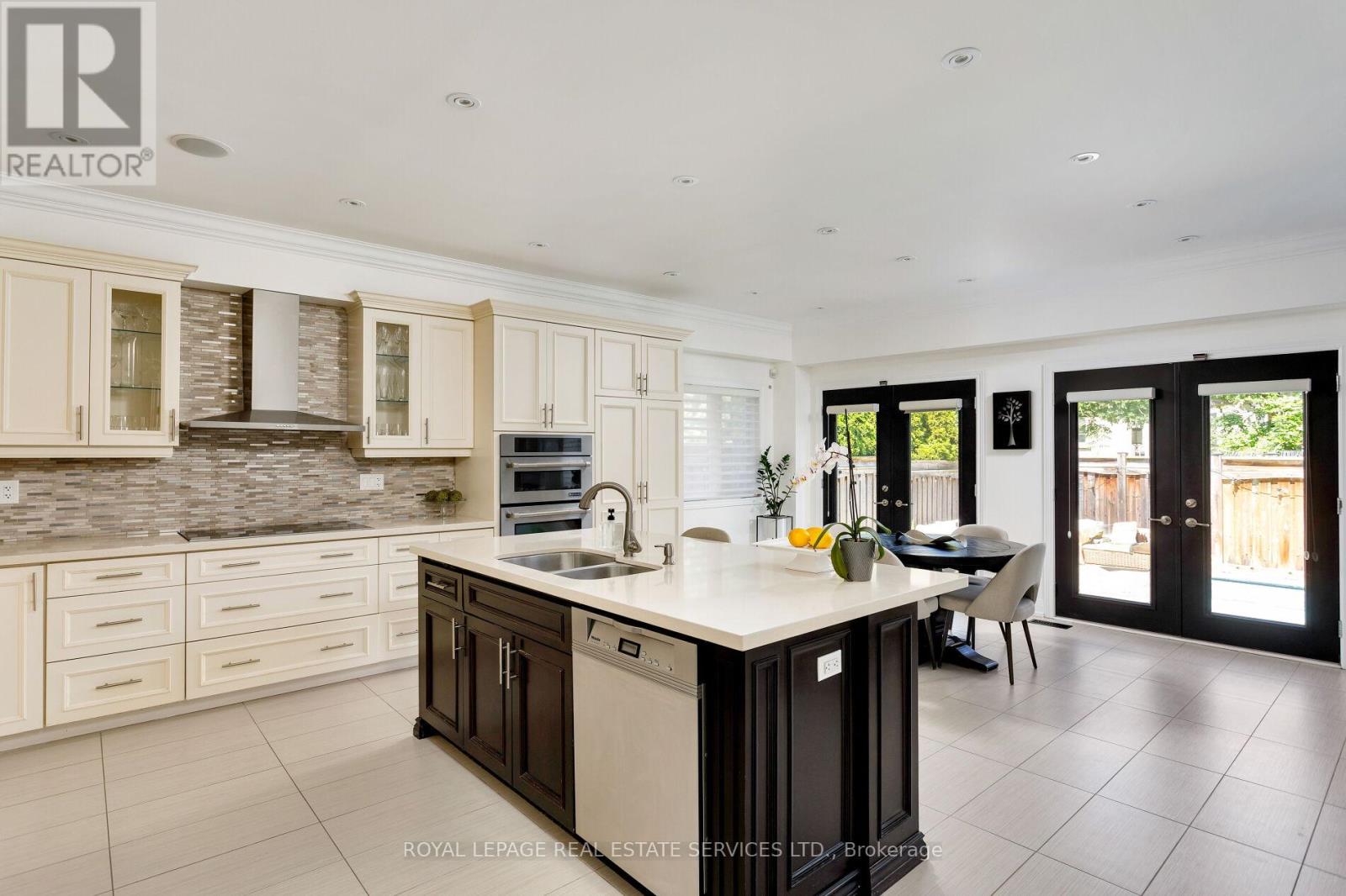 3456 Liptay Avenue, Oakville, Ontario  L6M 0M7 - Photo 16 - W12903352