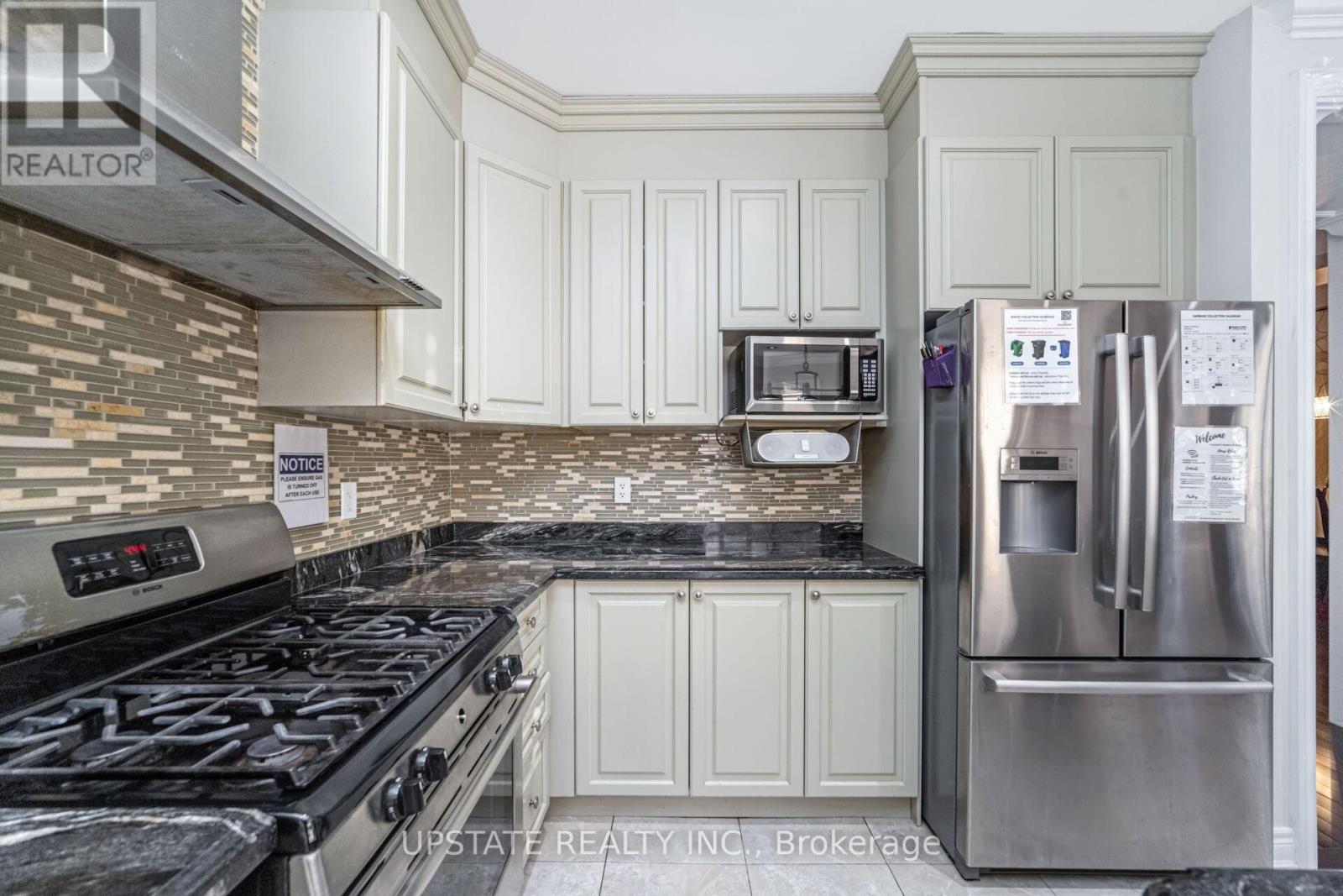 12 Haywood Drive, Brampton, Ontario  L6X 0W1 - Photo 10 - W12903356