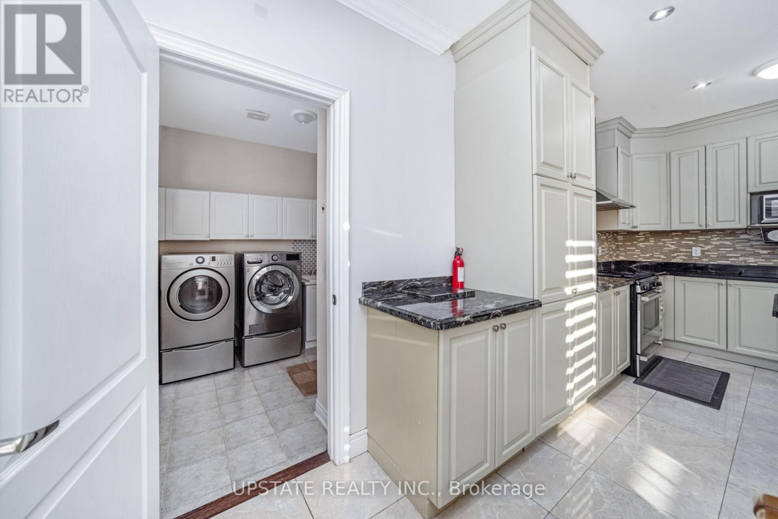 12 Haywood Drive, Brampton, Ontario  L6X 0W1 - Photo 14 - W12903356