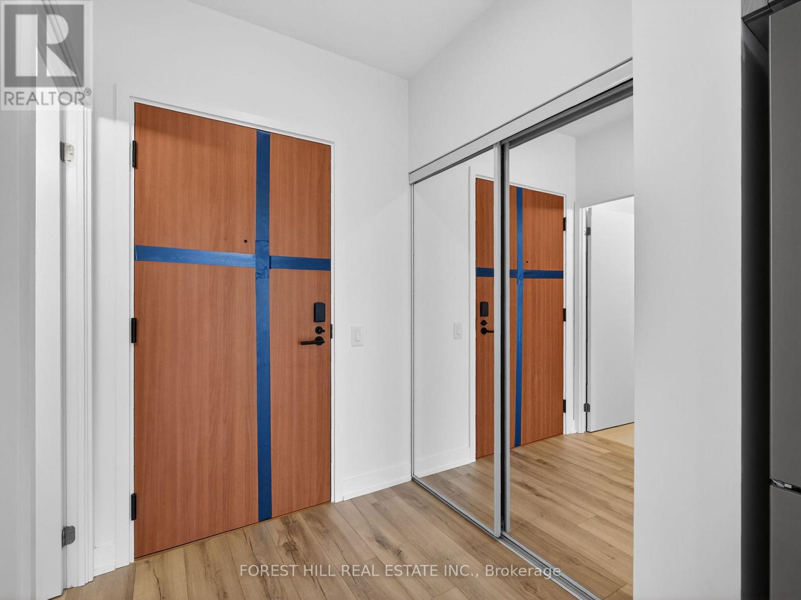 415 - 1660 Bloor Street W, Toronto (High Park North), Ontario  M6P 1A8 - Photo 2 - W12903412