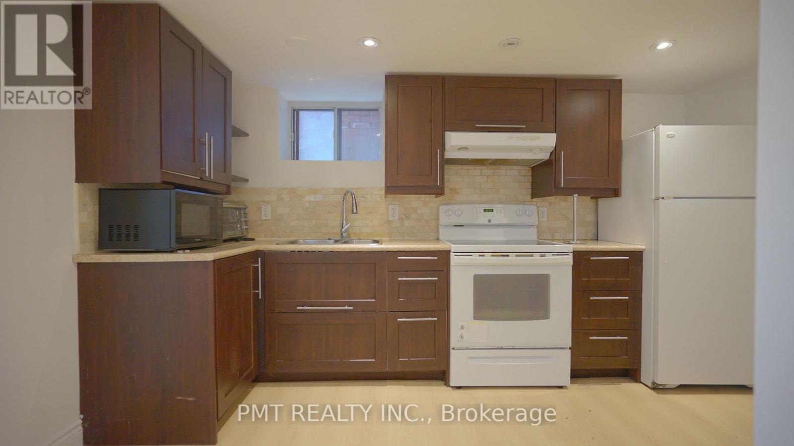 Bsmt - 7 Harvard Avenue, Toronto, Ontario  M6R 1C5 - Photo 4 - W12903436