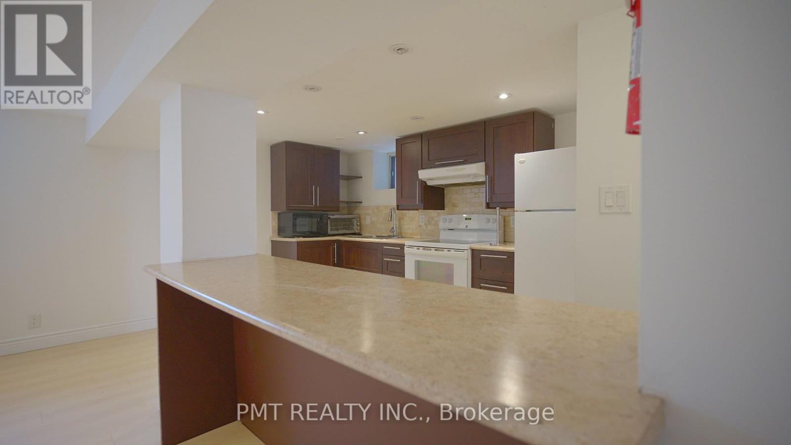 Bsmt - 7 Harvard Avenue, Toronto, Ontario  M6R 1C5 - Photo 6 - W12903436