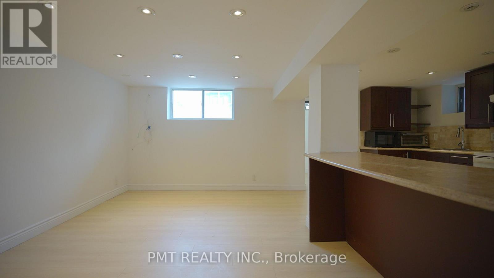 Bsmt - 7 Harvard Avenue, Toronto, Ontario  M6R 1C5 - Photo 8 - W12903436