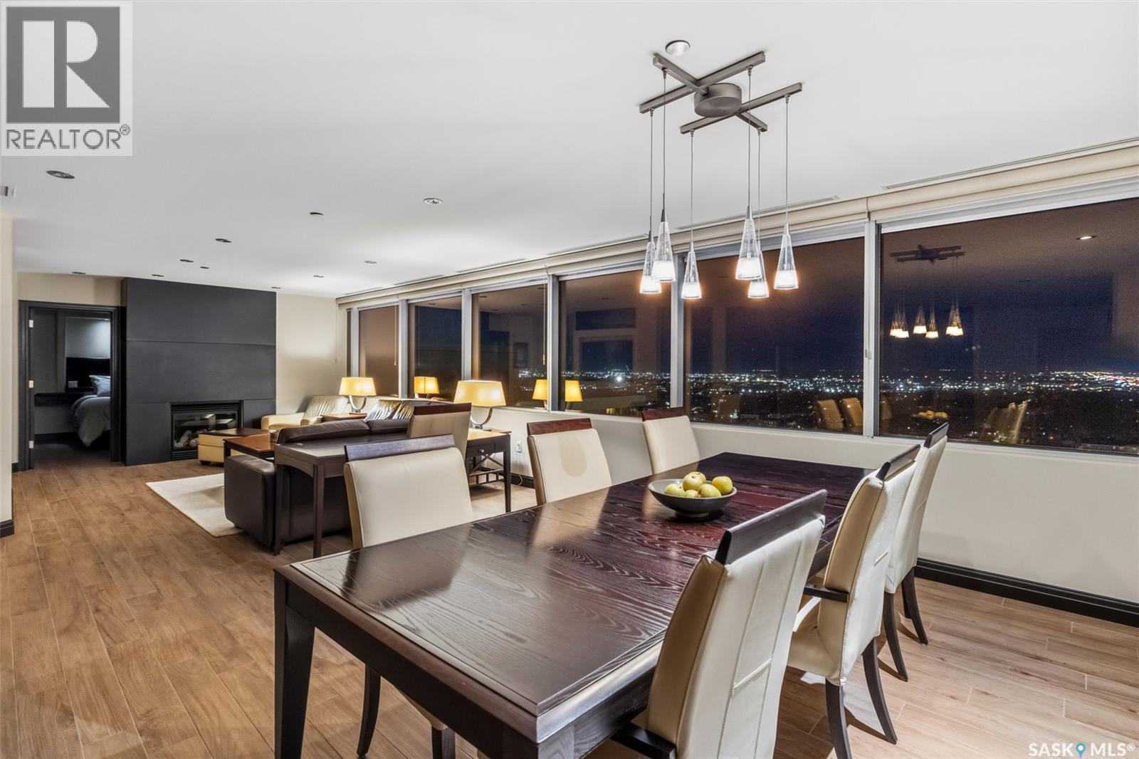 PH208 1914 Hamilton STREET, regina, Saskatchewan