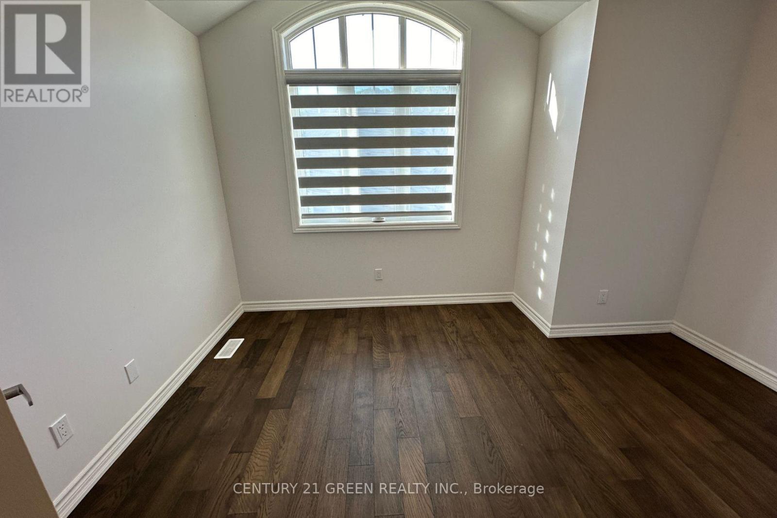 163 Rosie Street, Blue Mountains, Ontario  N0H 1J0 - Photo 11 - X12903346