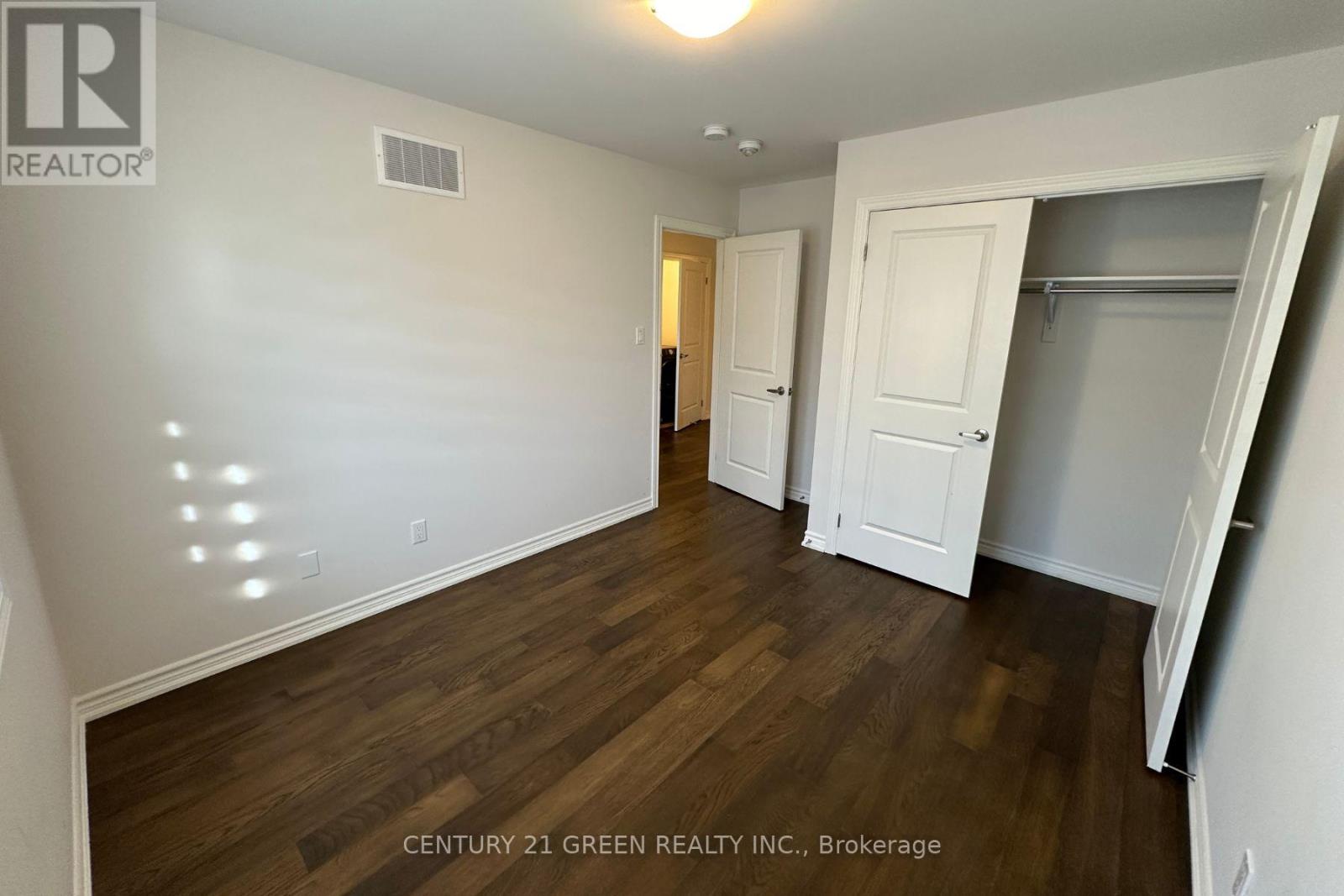 163 Rosie Street, Blue Mountains, Ontario  N0H 1J0 - Photo 14 - X12903346