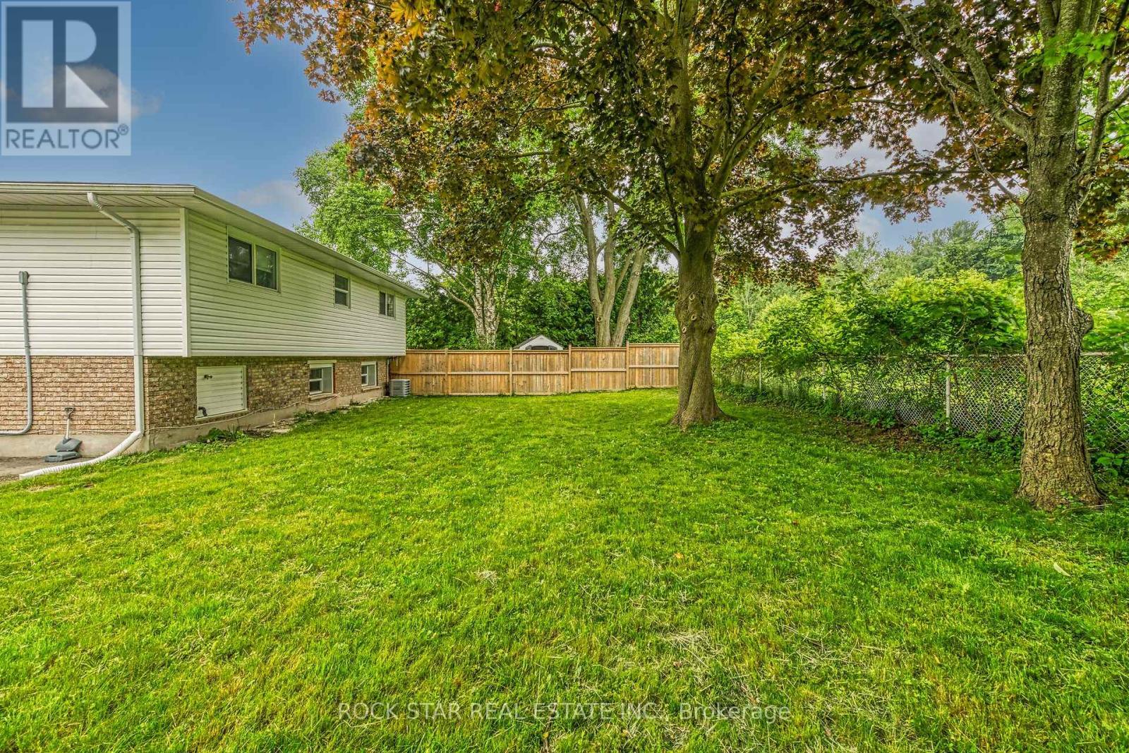 407 Castlegrove Place, London North, Ontario  N6G 1L1 - Photo 35 - X12903410