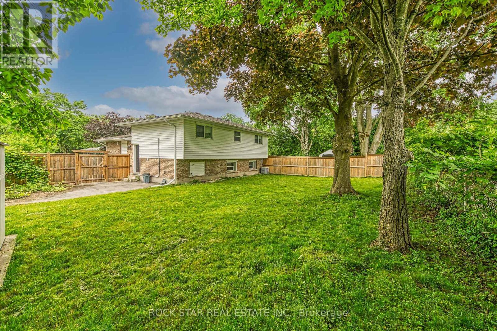 407 Castlegrove Place, London North, Ontario  N6G 1L1 - Photo 36 - X12903410