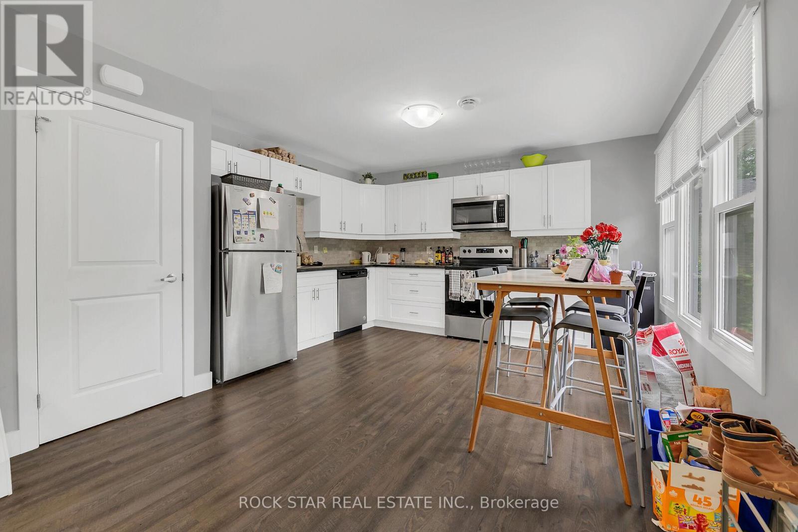 407 Castlegrove Place, London North, Ontario  N6G 1L1 - Photo 6 - X12903410