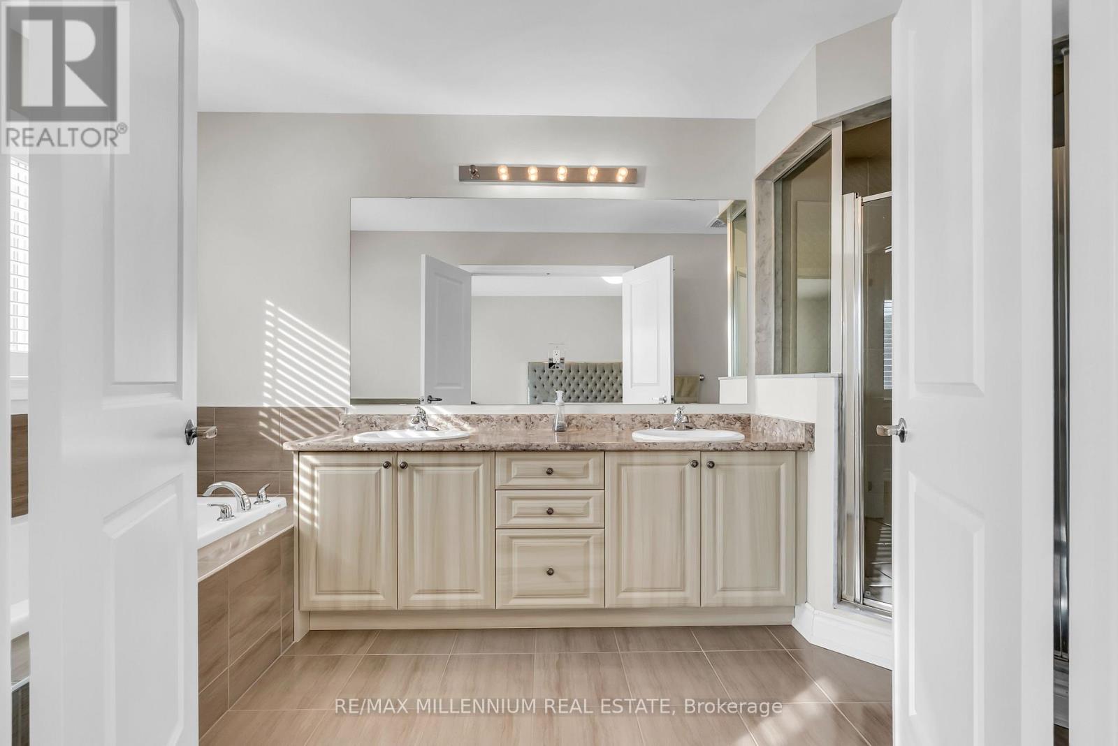 49 Zenith Avenue, Vaughan (Kleinburg), Ontario  L4H 4K9 - Photo 28 - N12902736