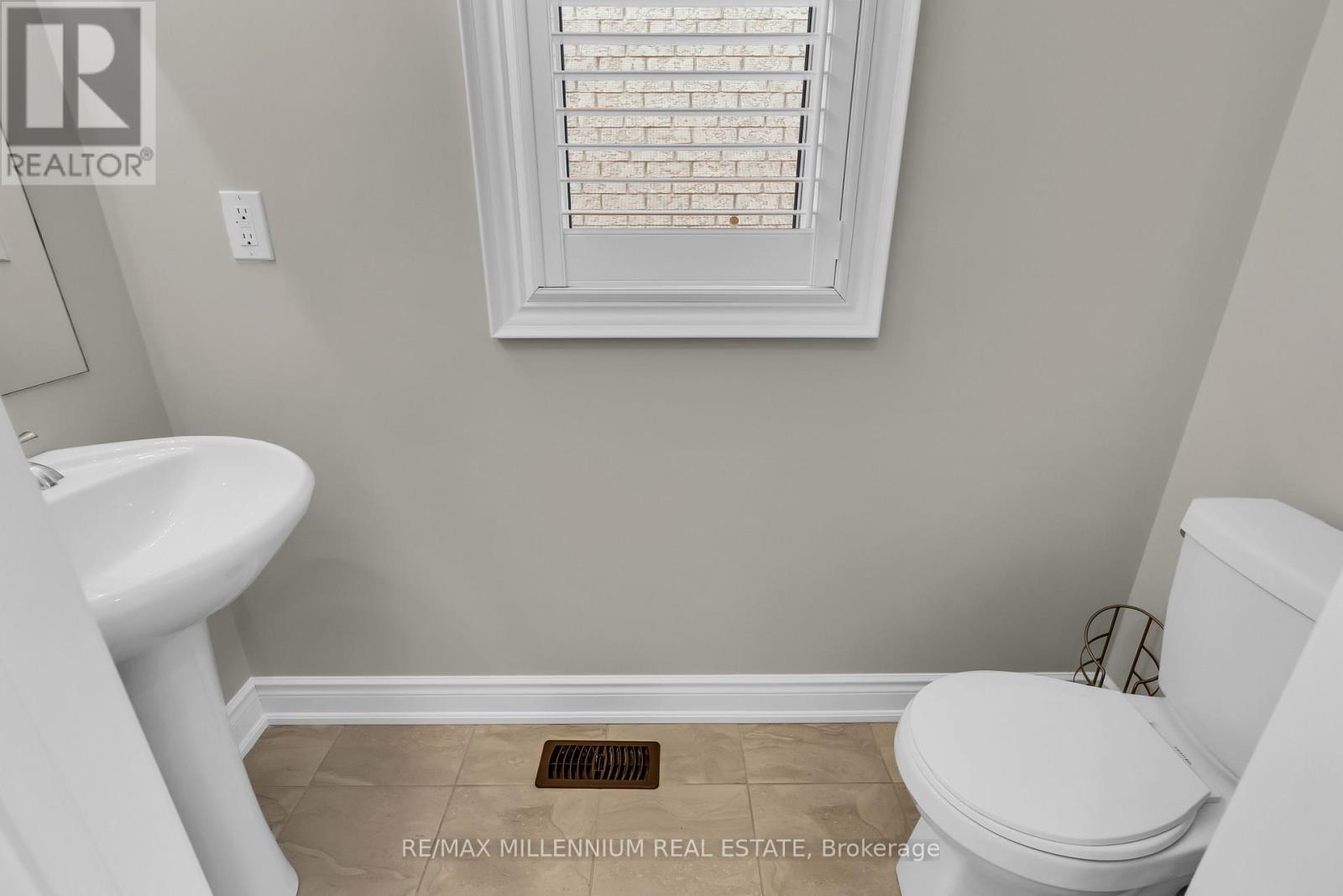 49 Zenith Avenue, Vaughan (Kleinburg), Ontario  L4H 4K9 - Photo 22 - N12902736