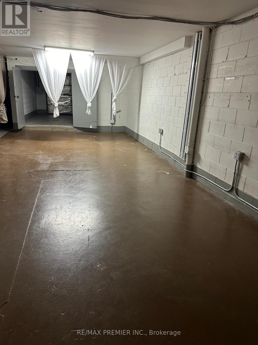 7 - 2965 Islington Avenue, Toronto (Humber Summit), Ontario  M9L 2K8 - Photo 11 - W12600140