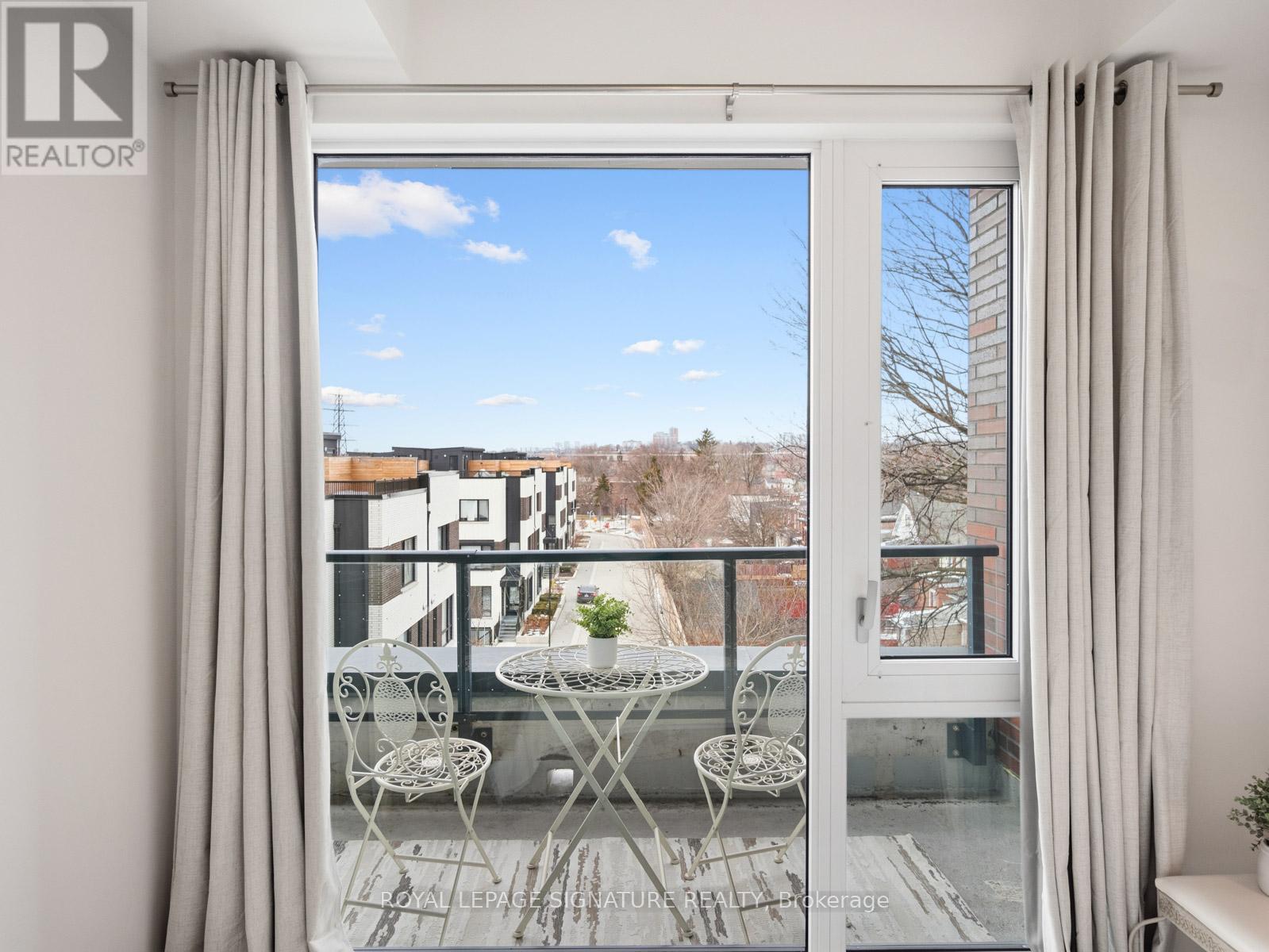 1808 St Clair Avenue, Toronto, Ontario  M6N 0C1 - Photo 32 - W12901662