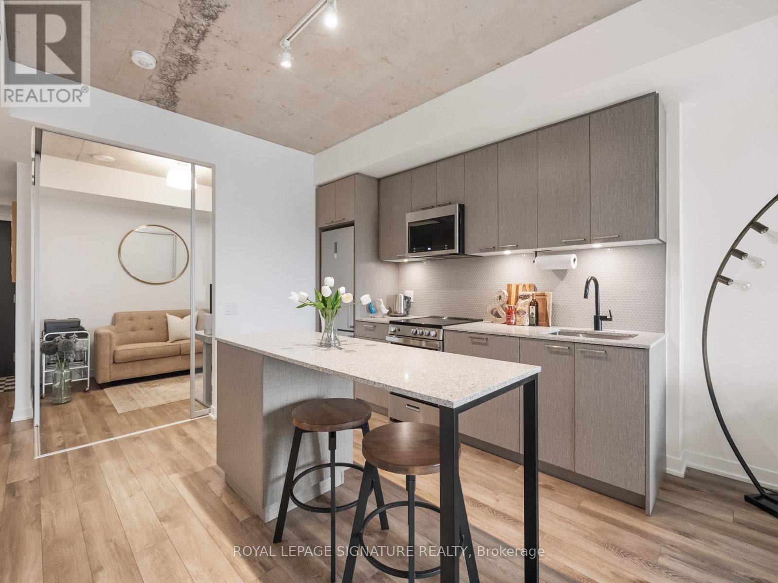 1808 St Clair Avenue, Toronto, Ontario  M6N 0C1 - Photo 20 - W12901662