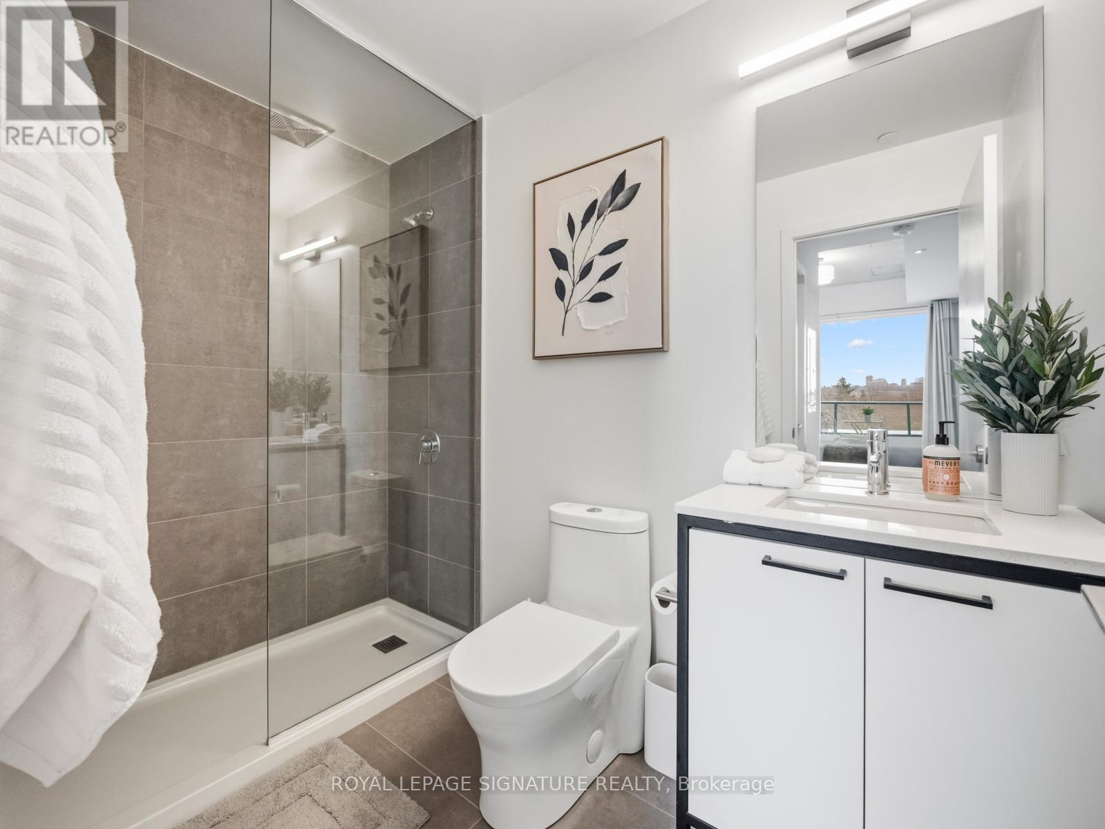 1808 St Clair Avenue, Toronto, Ontario  M6N 0C1 - Photo 30 - W12901662