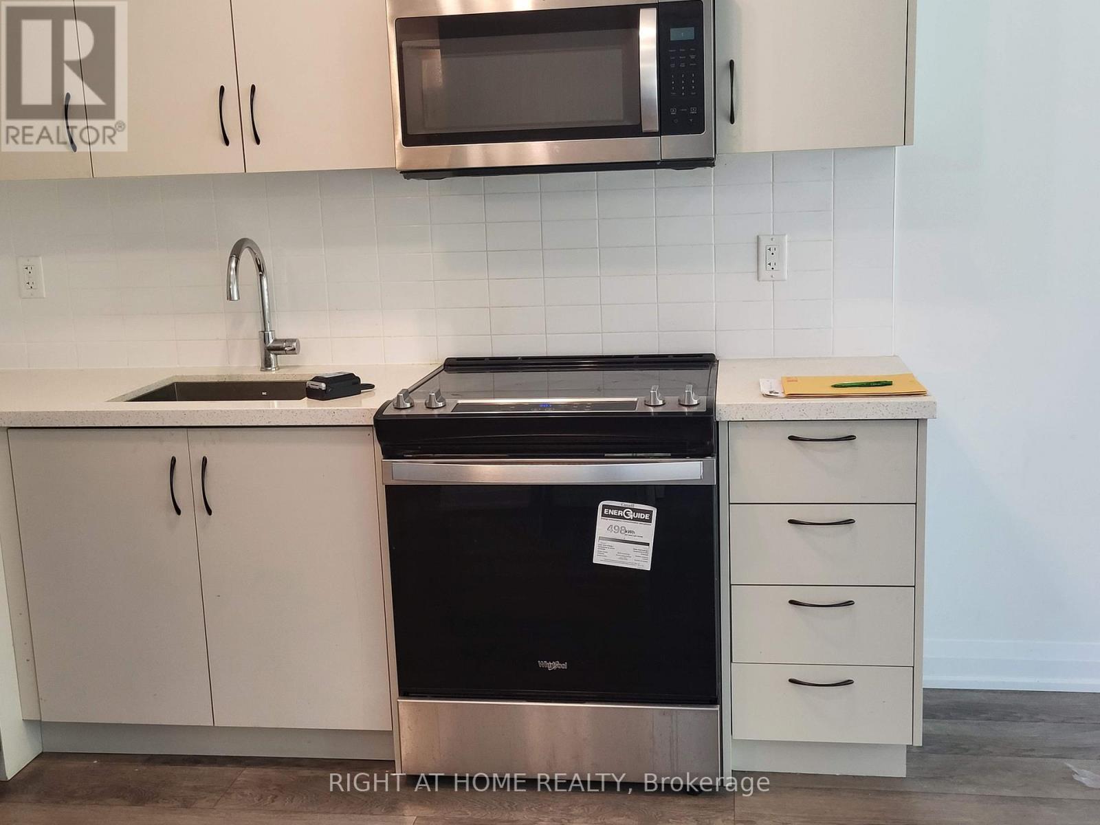 115 - 95 Attmar Drive, Brampton, Ontario  L6P 0Y6 - Photo 10 - W12782010