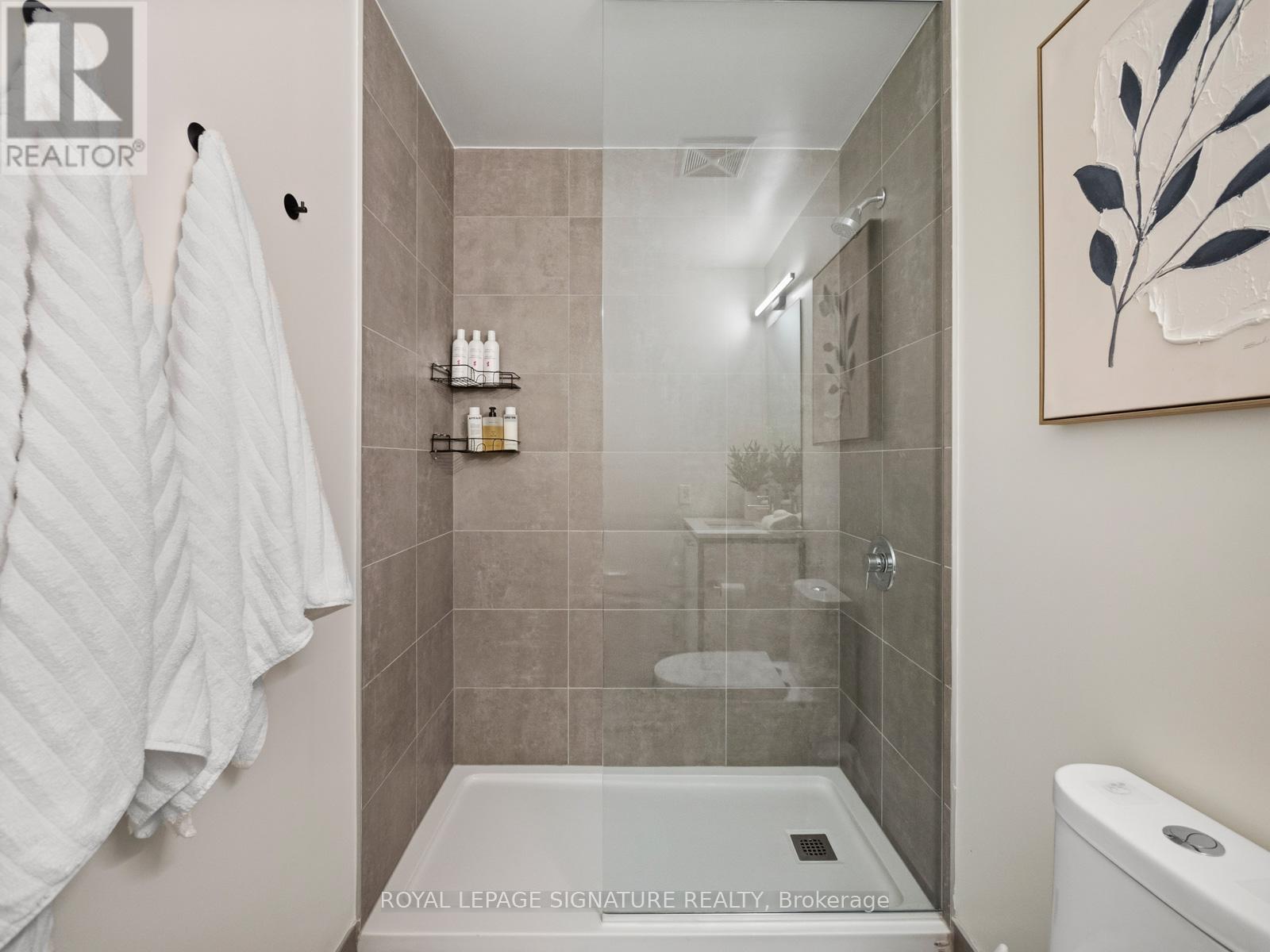 1808 St Clair Avenue, Toronto, Ontario  M6N 0C1 - Photo 31 - W12901662