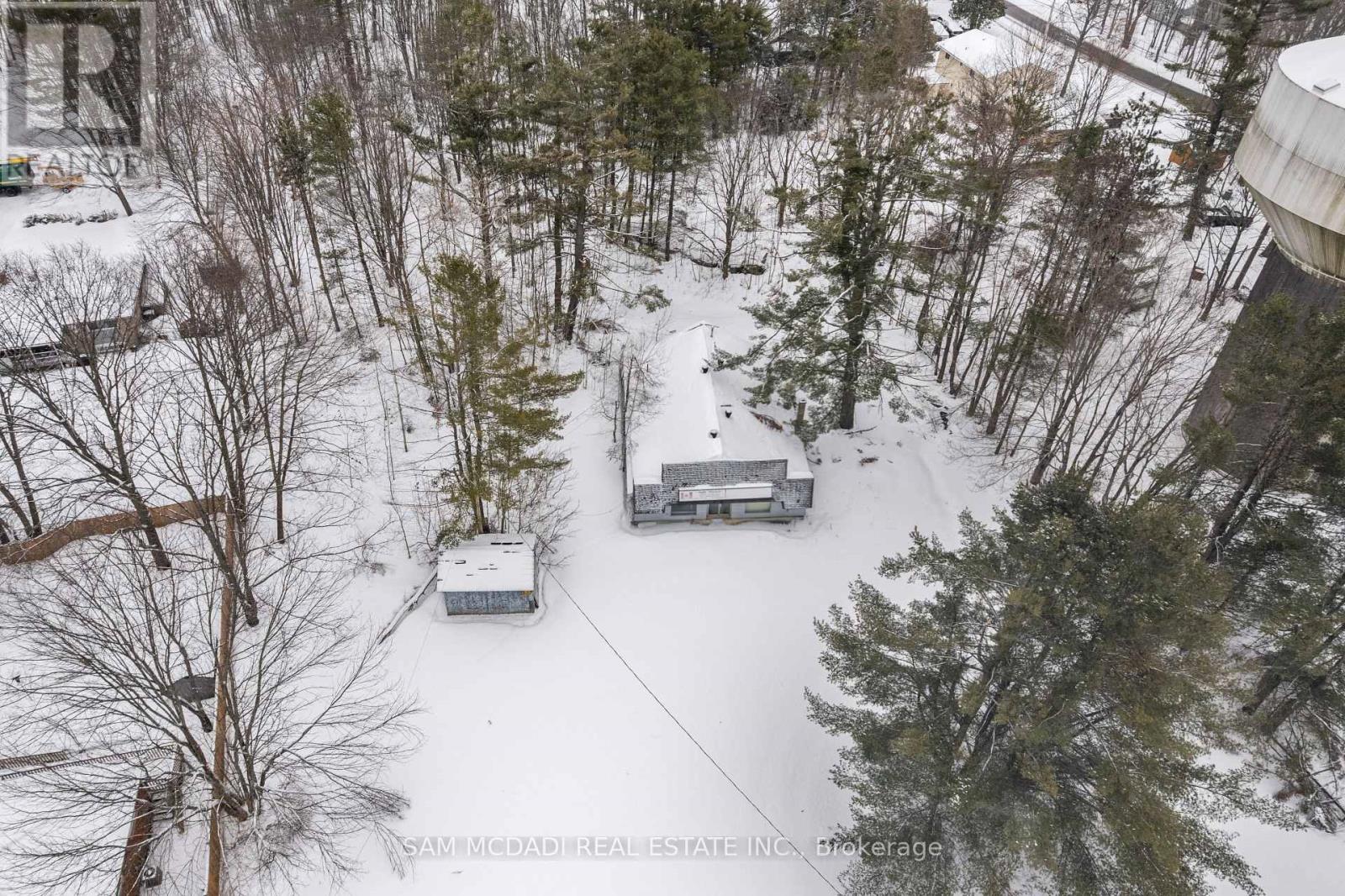 530 Muskoka Beach Road, Gravenhurst, Ontario  P1P 1M9 - Photo 2 - X12901806