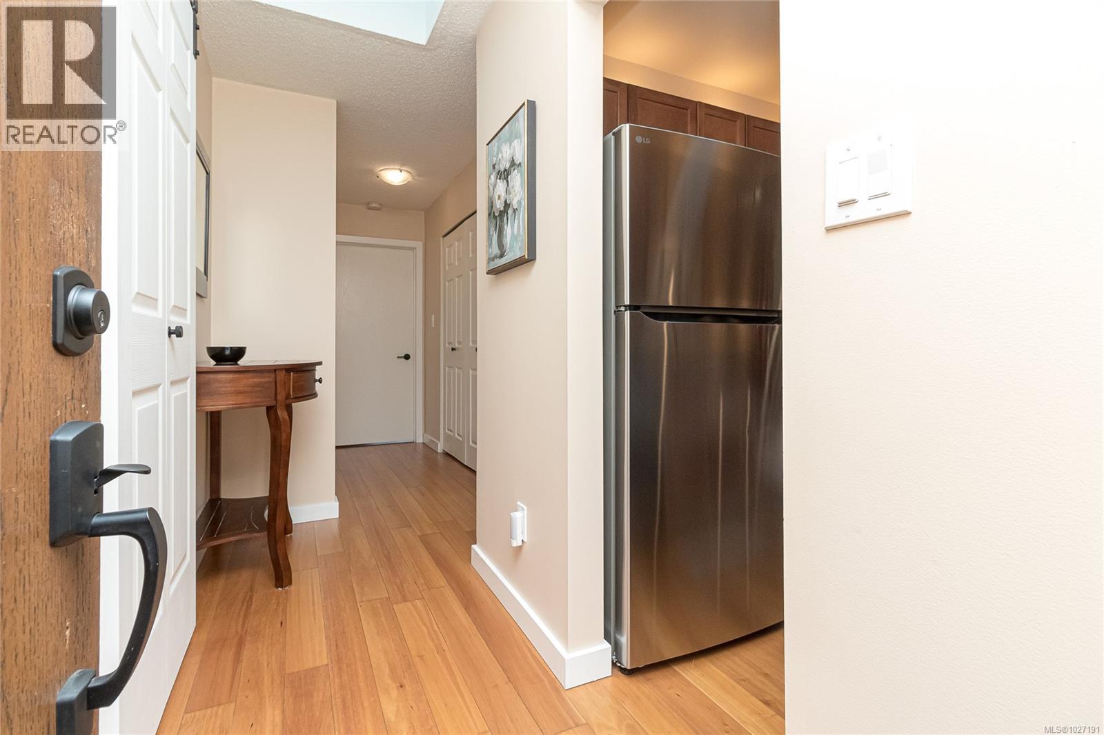 317 3962 Cedar Hill Rd, Saanich, British Columbia  V8N 3B8 - Photo 5 - 1027191