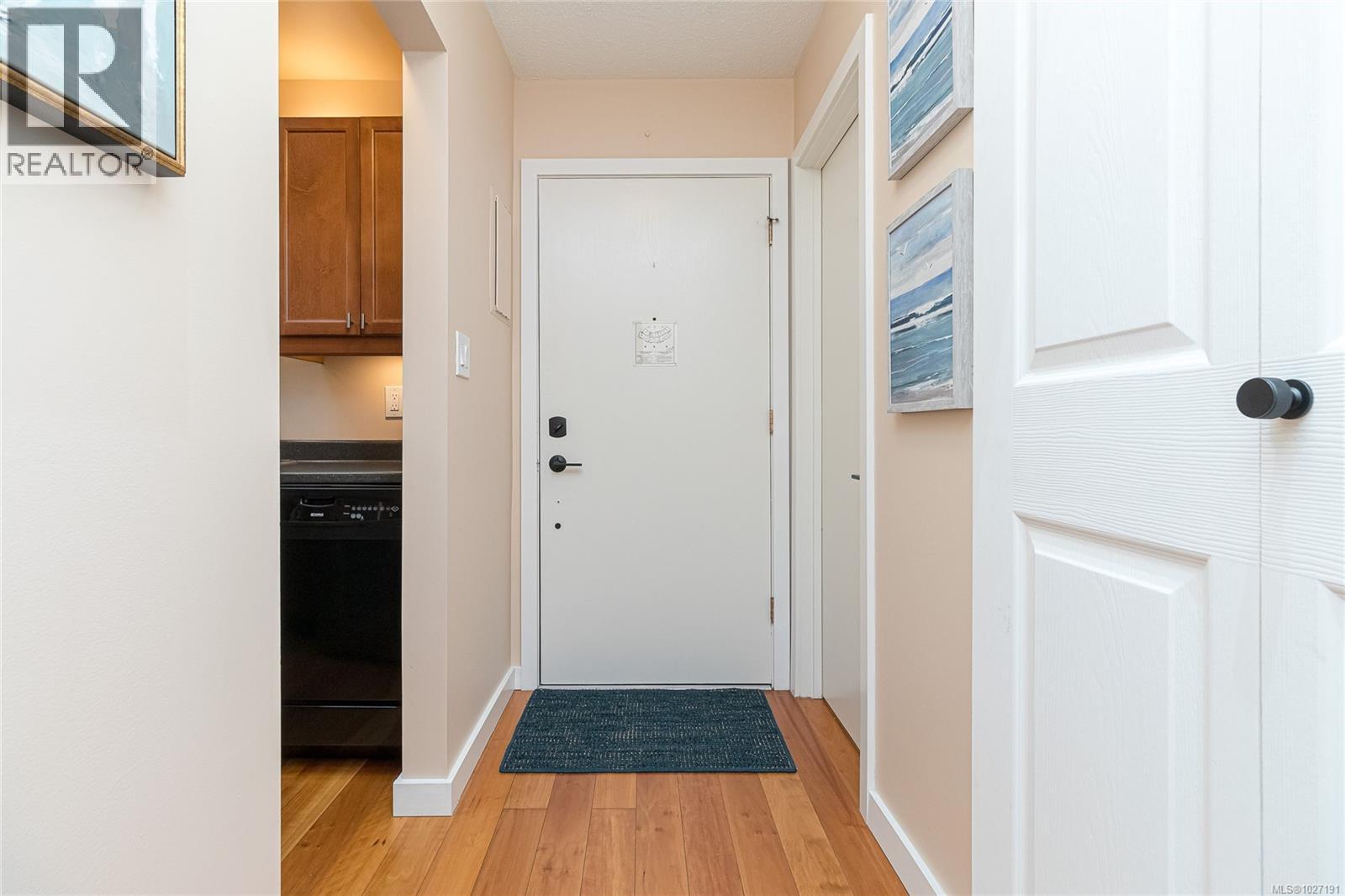 317 3962 Cedar Hill Rd, Saanich, British Columbia  V8N 3B8 - Photo 6 - 1027191