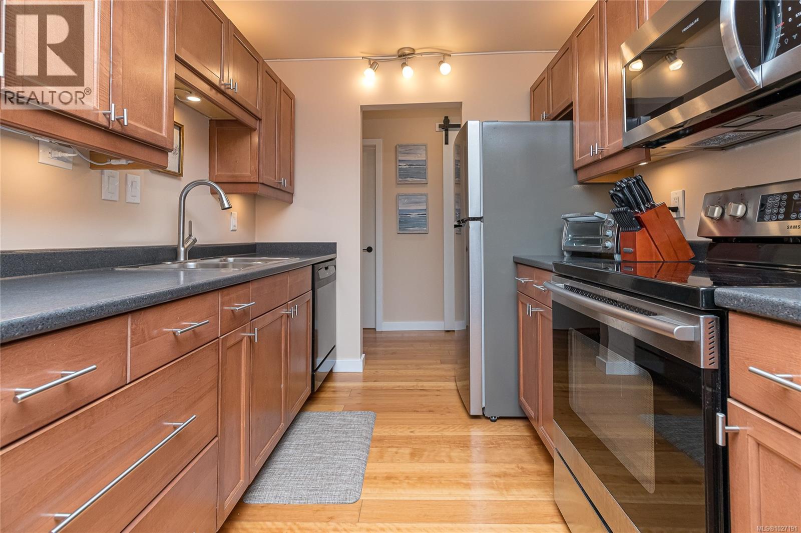 317 3962 Cedar Hill Rd, Saanich, British Columbia  V8N 3B8 - Photo 19 - 1027191