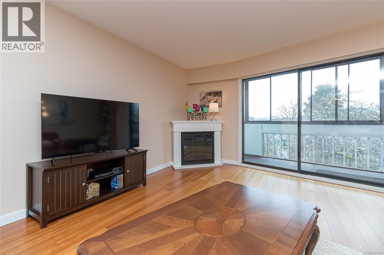 317 3962 Cedar Hill Rd, Saanich, British Columbia  V8N 3B8 - Photo 7 - 1027191