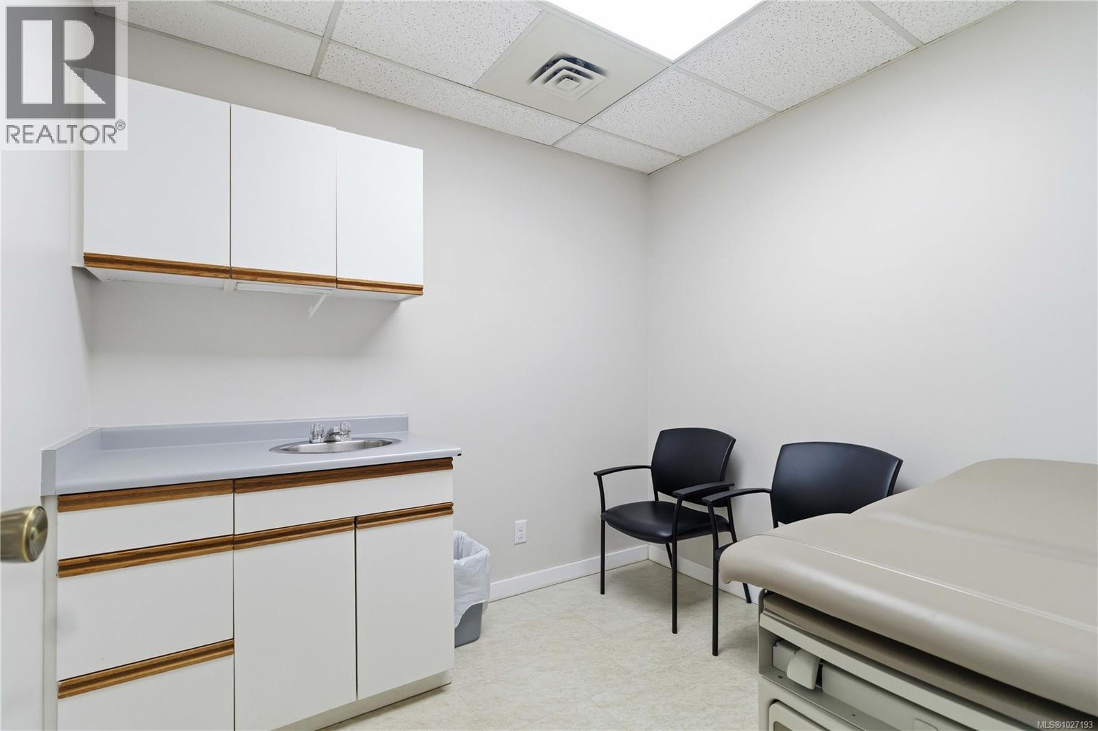 303 1711 Cook St, Victoria, British Columbia  V8T 3P2 - Photo 16 - 1027193