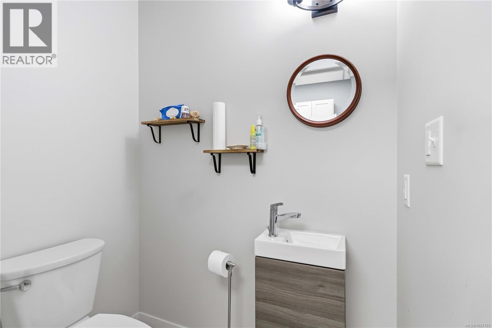 303 1711 Cook St, Victoria, British Columbia  V8T 3P2 - Photo 12 - 1027193