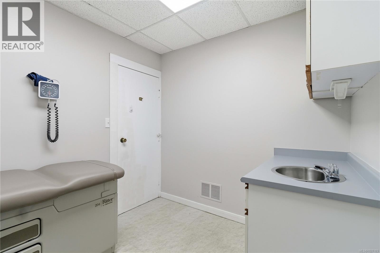 303 1711 Cook St, Victoria, British Columbia  V8T 3P2 - Photo 17 - 1027193