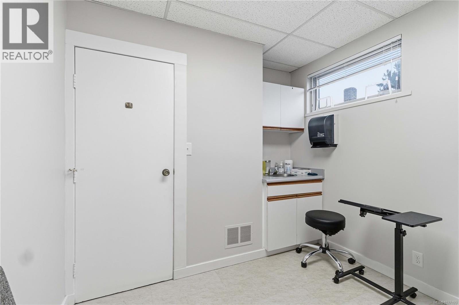 303 1711 Cook St, Victoria, British Columbia  V8T 3P2 - Photo 23 - 1027193