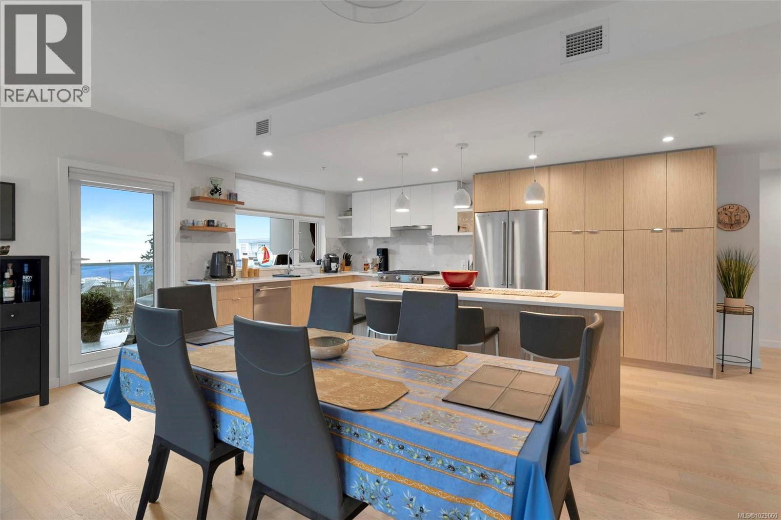 304 5120 Cordova Bay Rd, Saanich, British Columbia  V8Y 2K5 - Photo 16 - 1029060