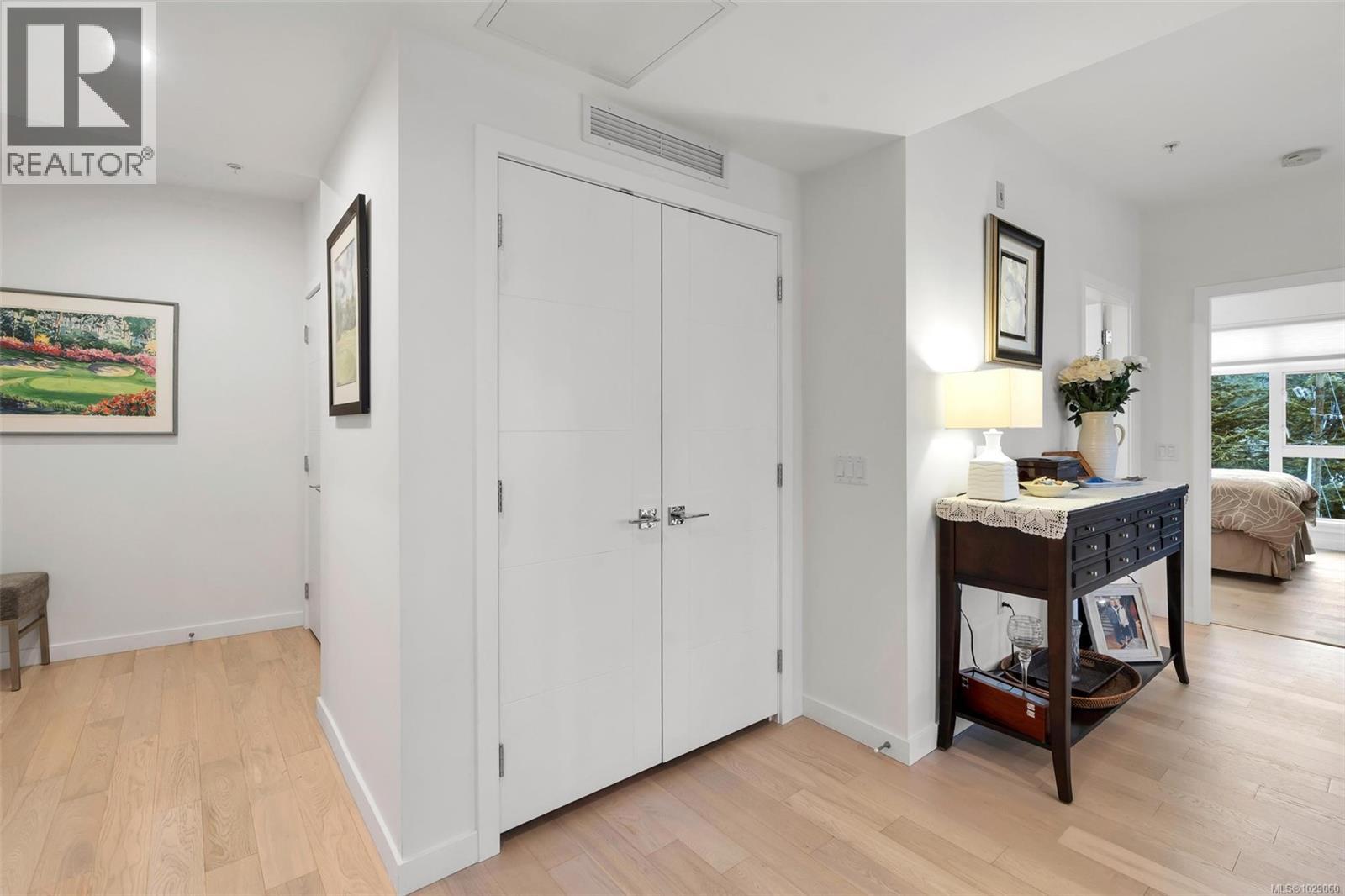 304 5120 Cordova Bay Rd, Saanich, British Columbia  V8Y 2K5 - Photo 21 - 1029060