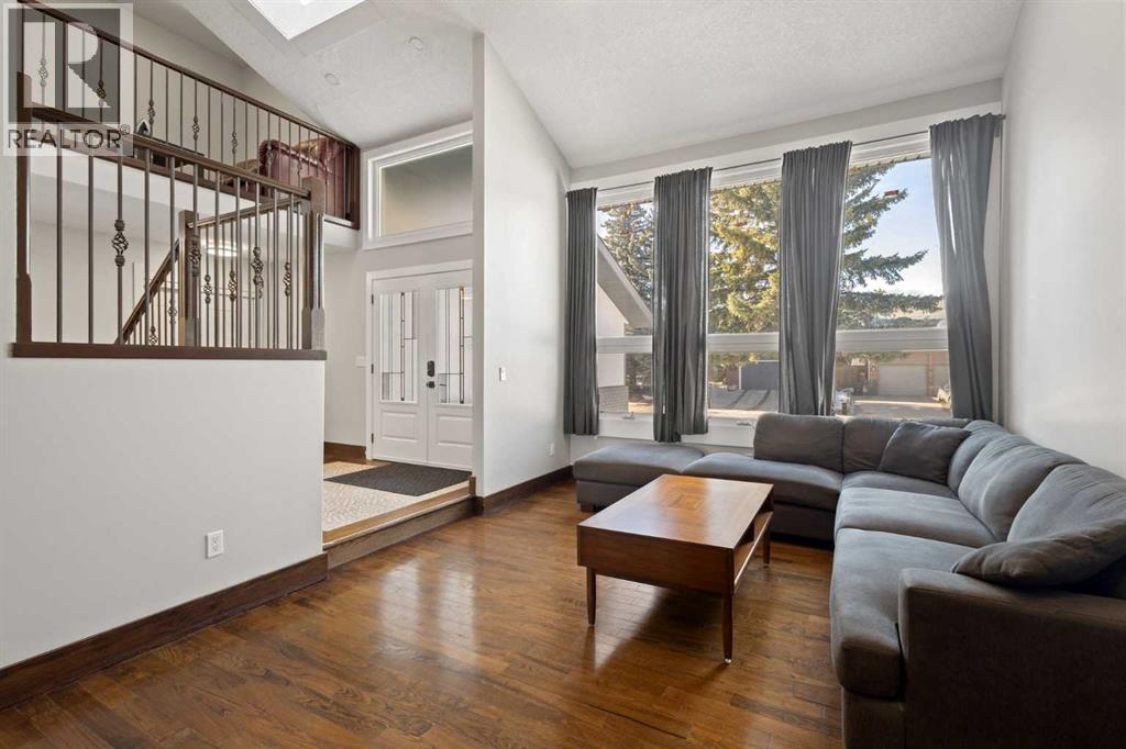 40 Wood Crescent Sw, Calgary, Alberta  T2W 4B6 - Photo 5 - A2292469