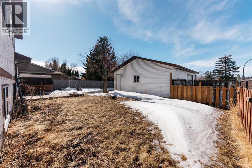 4 Barrett Drive, Red Deer, Alberta  T4R 1J3 - Photo 35 - A2293881