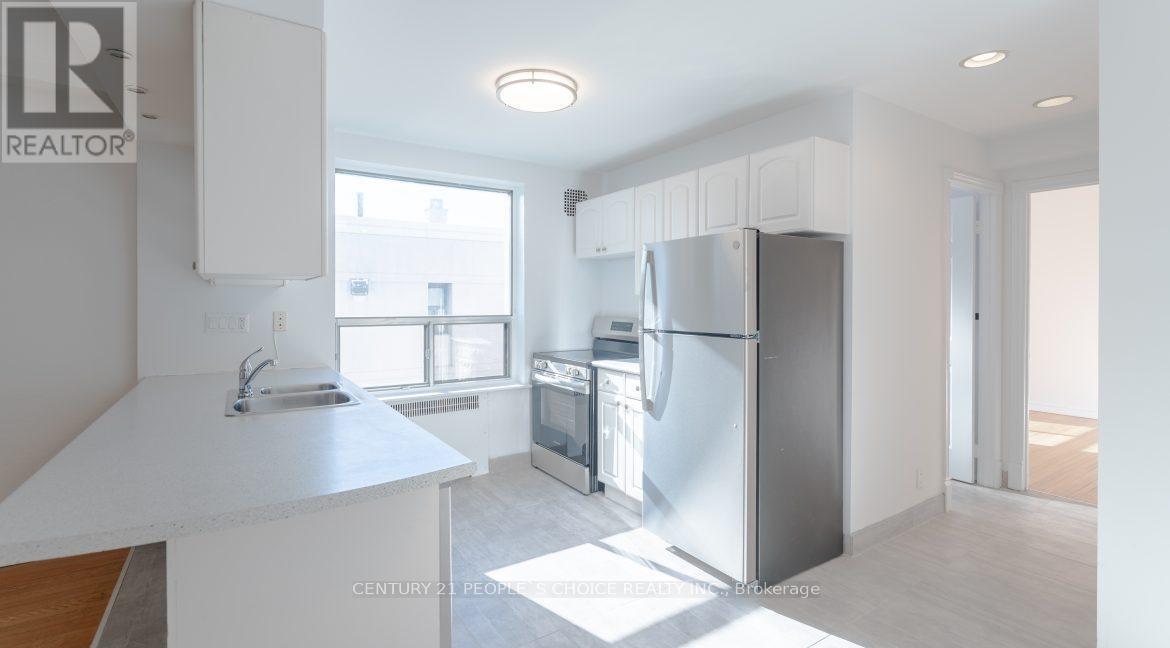 9 - 873 Avenue Road, Toronto, Ontario  M5P 2K5 - Photo 4 - C12889544