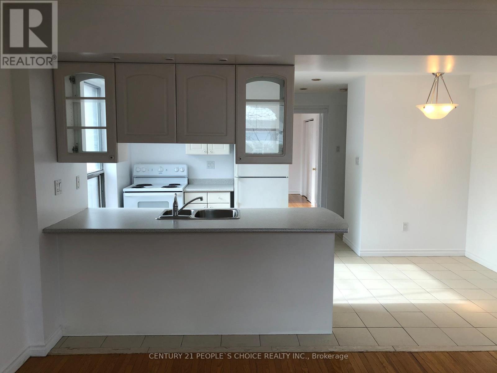 9 - 873 Avenue Road, Toronto, Ontario  M5P 2K5 - Photo 6 - C12889544