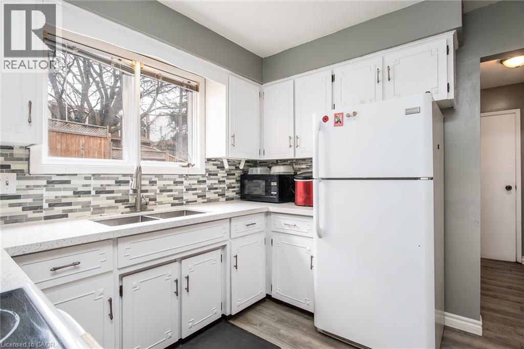 135 Vintage Crescent, Kitchener, Ontario  N2P 1L1 - Photo 23 - 40813216