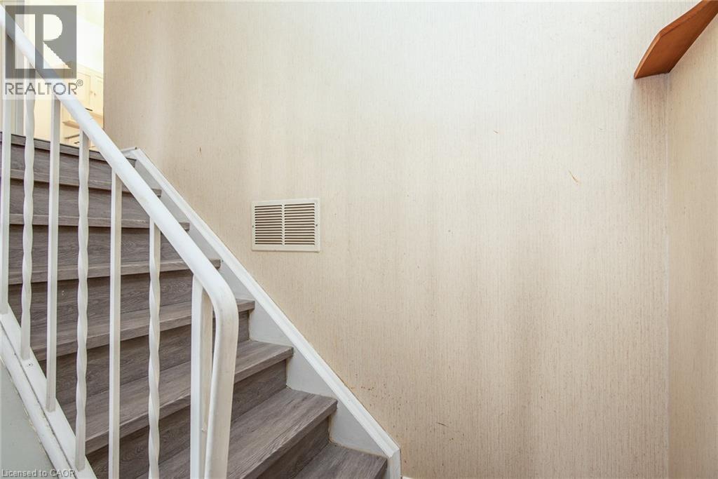 135 Vintage Crescent, Kitchener, Ontario  N2P 1L1 - Photo 37 - 40813216