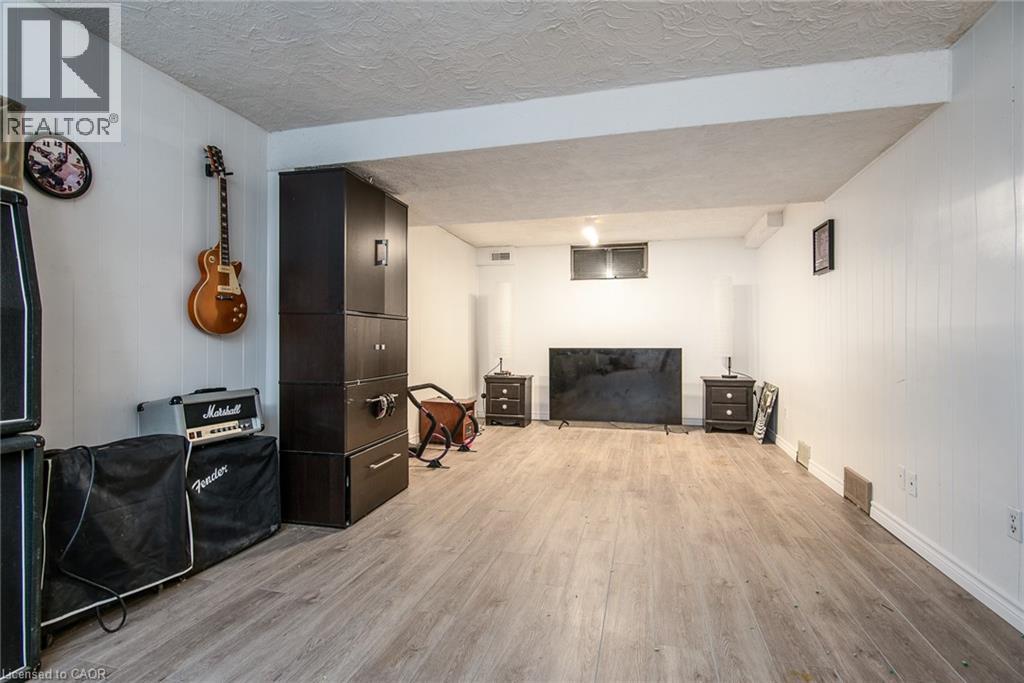 135 Vintage Crescent, Kitchener, Ontario  N2P 1L1 - Photo 39 - 40813216