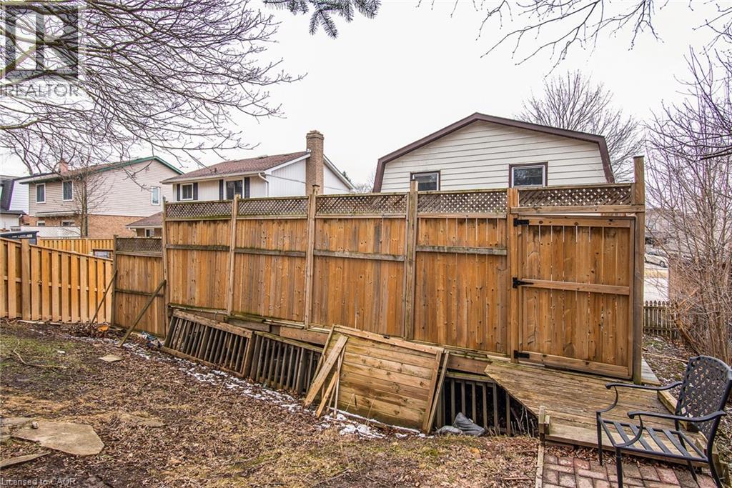 135 Vintage Crescent, Kitchener, Ontario  N2P 1L1 - Photo 46 - 40813216