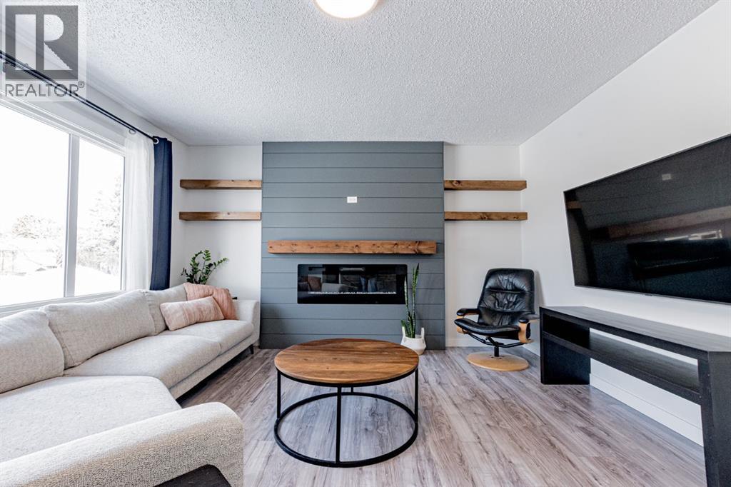 9547 74 Avenue, Grande Prairie, Alberta  T8V 5A7 - Photo 3 - A2290728