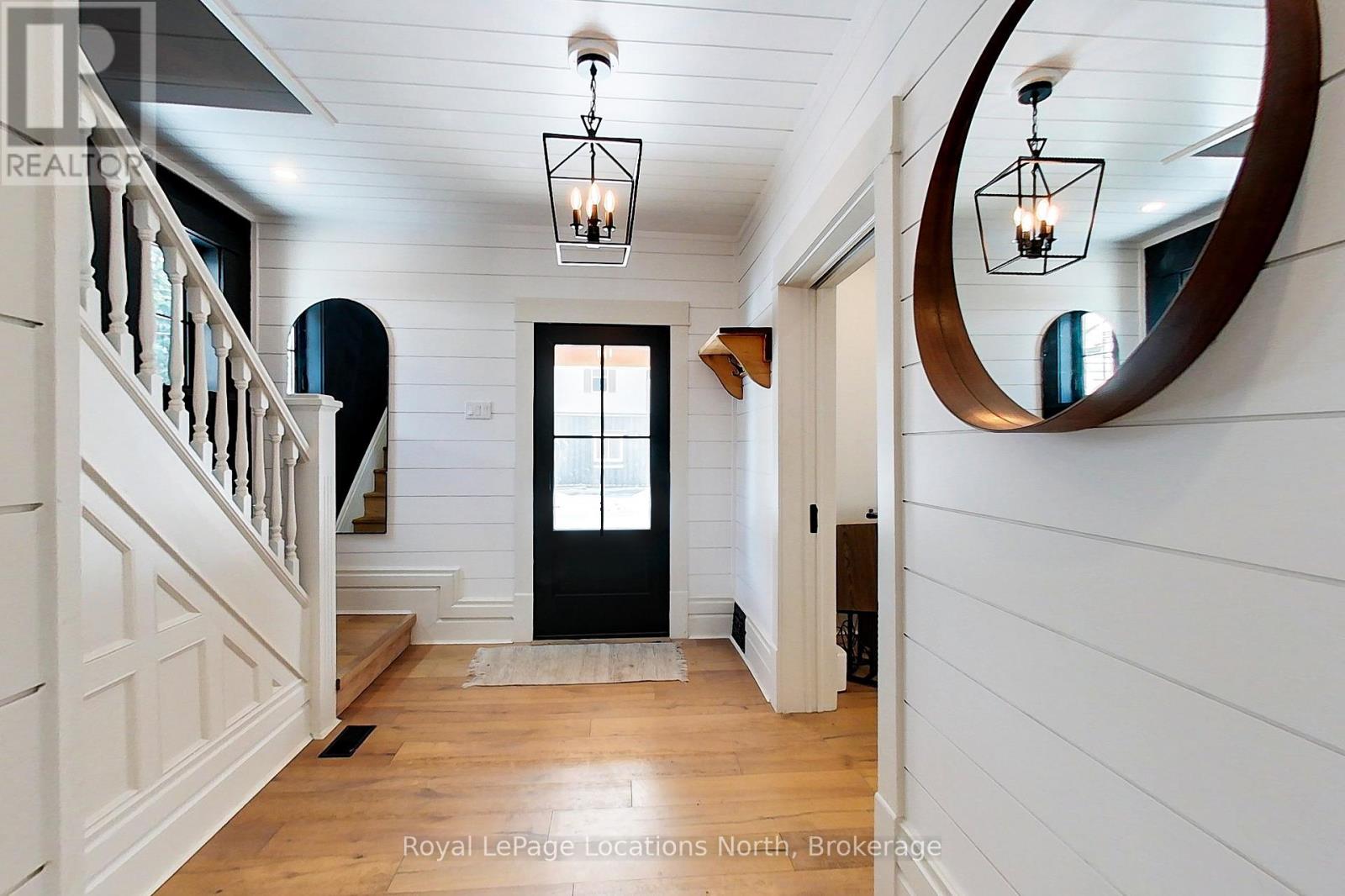 24 Marshall Street W, Meaford, Ontario  N4L 1E3 - Photo 2 - X12903526