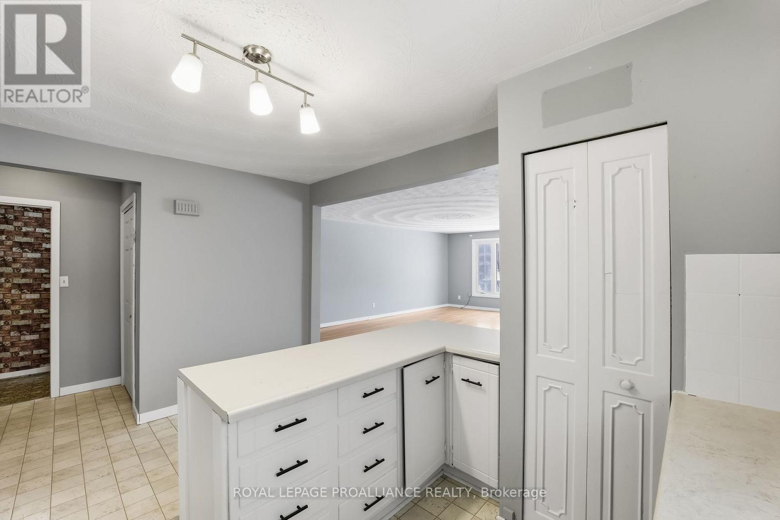 B - 32 James Street W, Cobourg, Ontario  K9A 2J9 - Photo 5 - X12903556