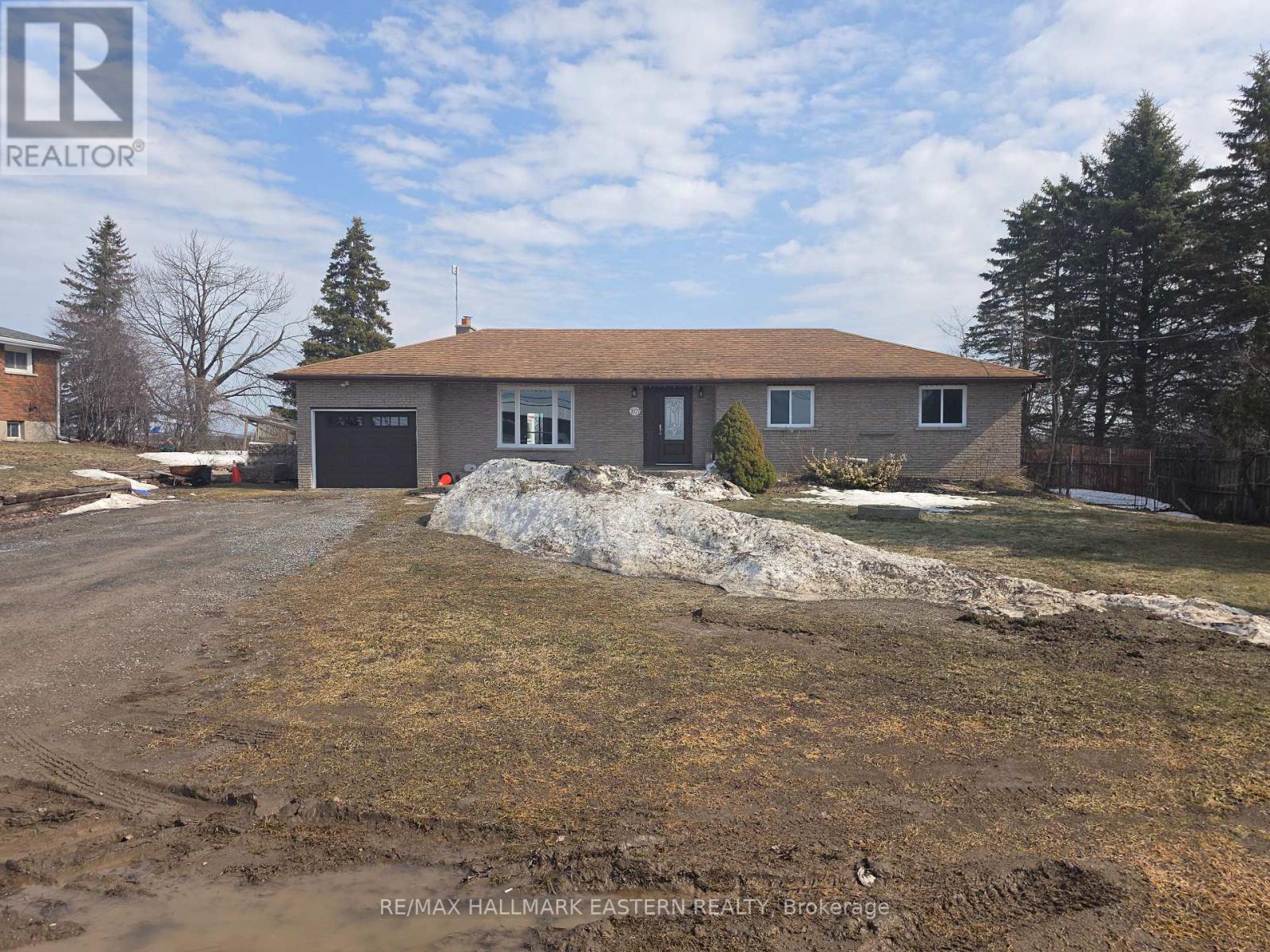 1027 Tara Road, Selwyn, Ontario  K0L 1T0 - Photo 3 - X12903576