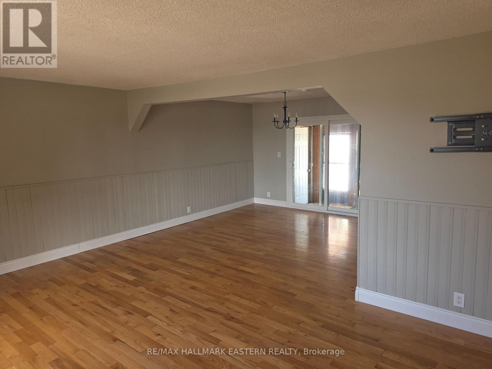 1027 Tara Road, Selwyn, Ontario  K0L 1T0 - Photo 6 - X12903576