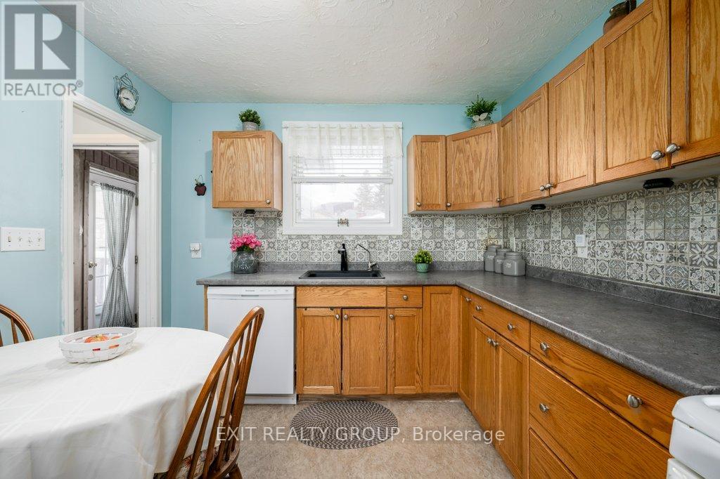 96 Elgin Street, Centre Hastings, Ontario  K0K 2K0 - Photo 10 - X12903580