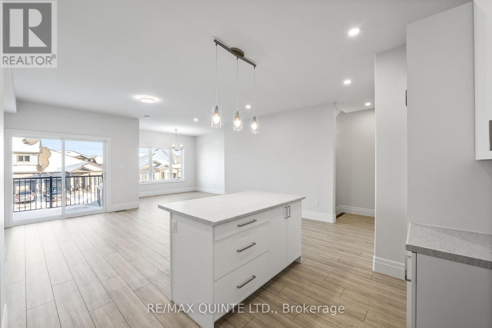 25 Markland Avenue, Prince Edward County, Ontario  K0K 2T0 - Photo 10 - X12903592