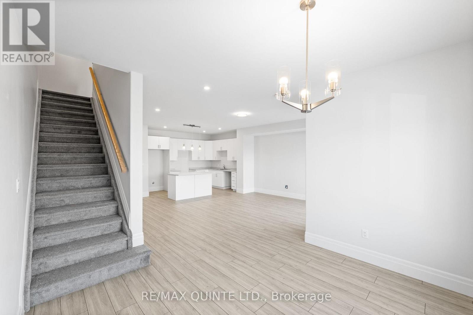 25 Markland Avenue, Prince Edward County, Ontario  K0K 2T0 - Photo 15 - X12903592